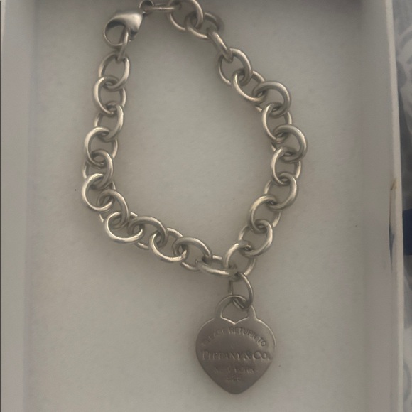 Tiffany & Co. Heart Tag Link Bracelet - Picture 2 of 8